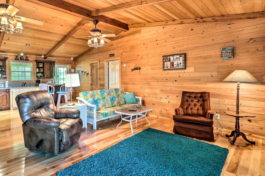 House With Dock & Slide Situated On Lake Sinclair! - thumb 3