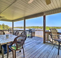 House with Dock  Slide Situated on Lake Sinclair - Tourism House