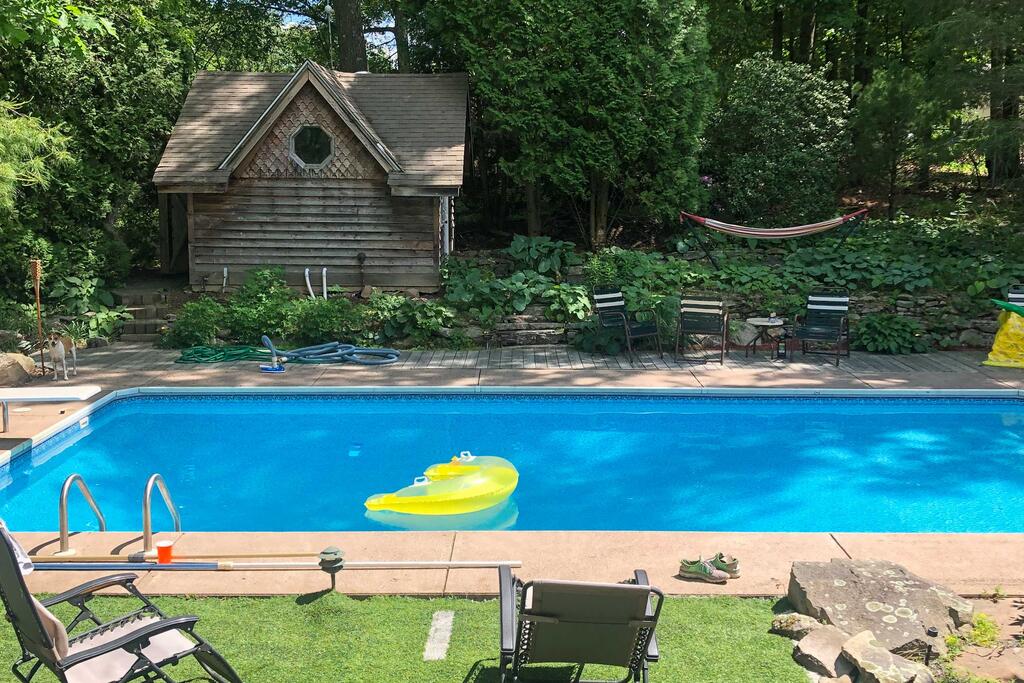 Huge Poconos Getaway With Pool - Hike, Ski, Explore! - thumb 2