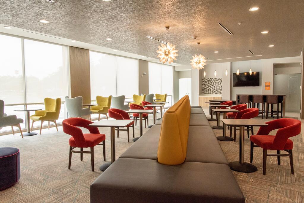 La Quinta Inn & Suite By Wyndham Lake City - thumb 3