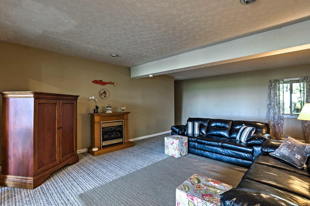 Lake Cumberland Retreat With 2 Decks & Boat Parking! - thumb 3