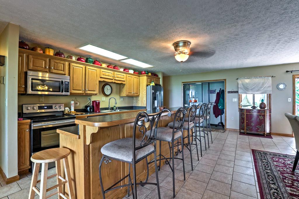 Lake Cumberland Retreat With 2 Decks & Boat Parking! - thumb 2