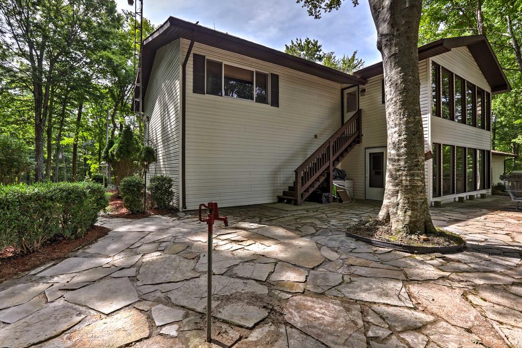 Lake Cumberland Retreat With 2 Decks & Boat Parking! - thumb 1