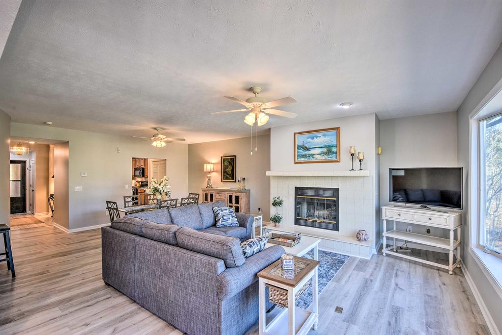 Lake Keowee Resort Condo - Pool, Beach, Golf Access - thumb 3