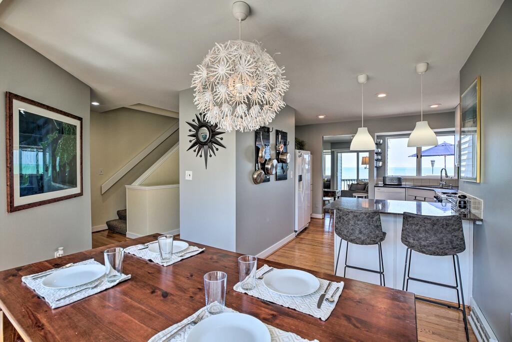 Lakefront Family Retreat With Grill - Steps To Beach! - thumb 2