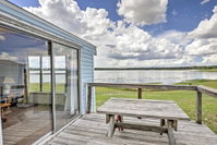 Lakefront Silver Springs Cabin with Deck and Grill Tourism House