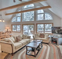 Lakeside Camelot Chalet 3 Mi to Jack Frost Skiing - Tourism House