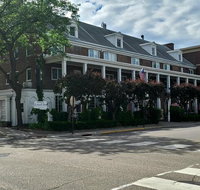 Lowell Inn - Tourism House