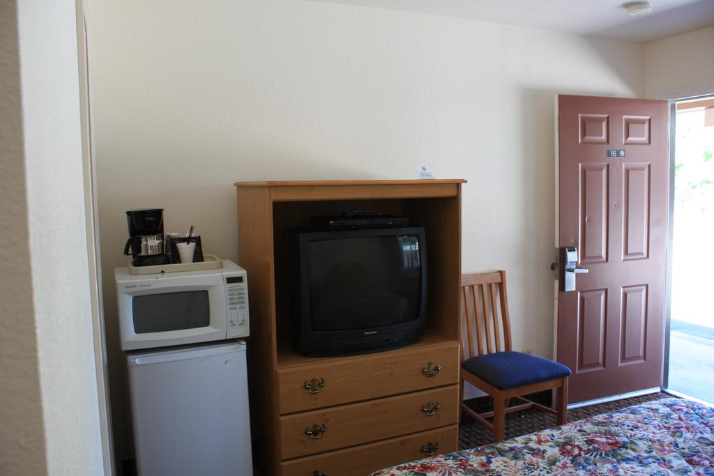 Mother Lode Motel - thumb 3