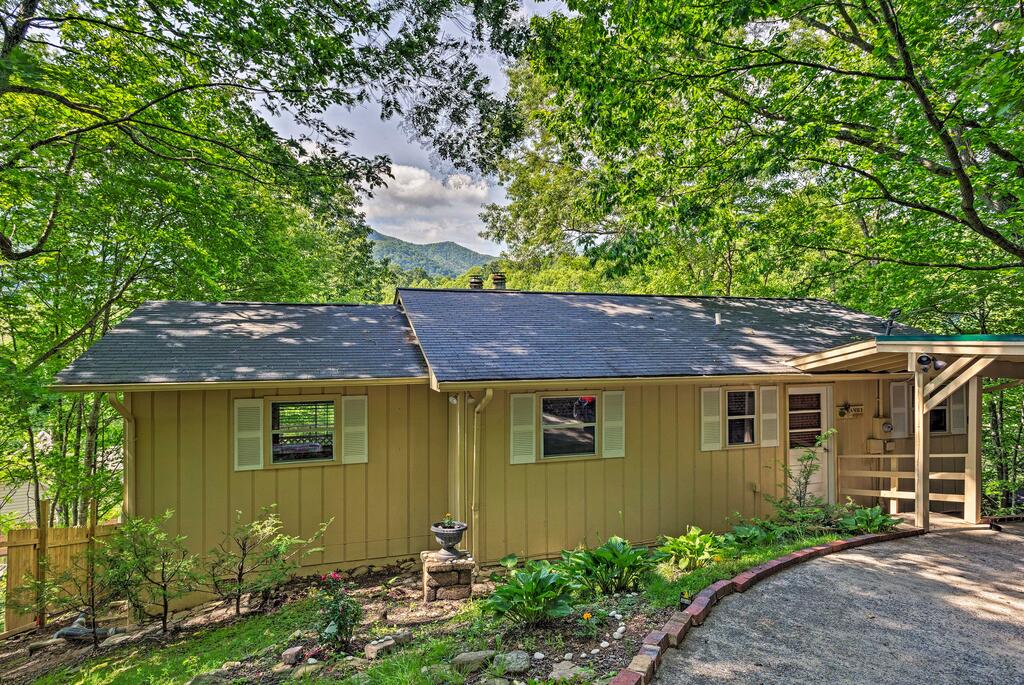Mountain-View Maggie Valley House With Spacious Deck - thumb 0