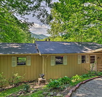 Mountain-View Maggie Valley House with Spacious Deck - Tourism House
