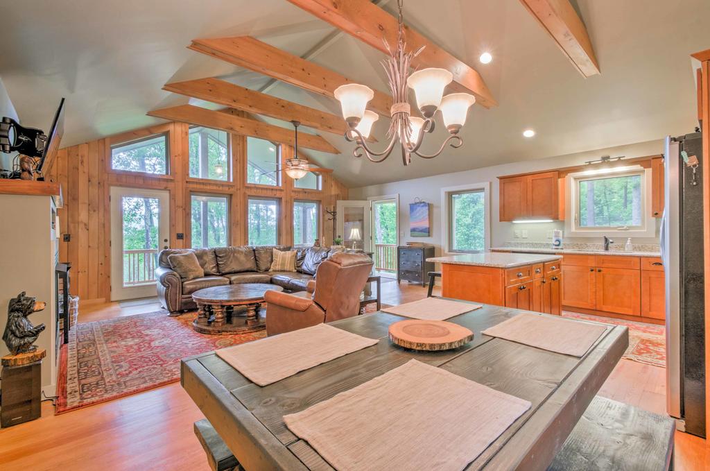 Mtn View Home With Grill 5 Mins From Blue Ridge Pkwy! - thumb 3