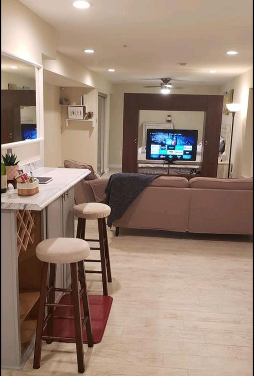 NEW RENOVATE LARGE STUDIO NEAR BWI AIRPORT - thumb 3