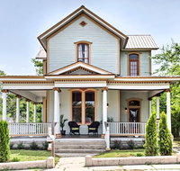 NEW Historic Columbia House - Walk to Town Square - Tourism House