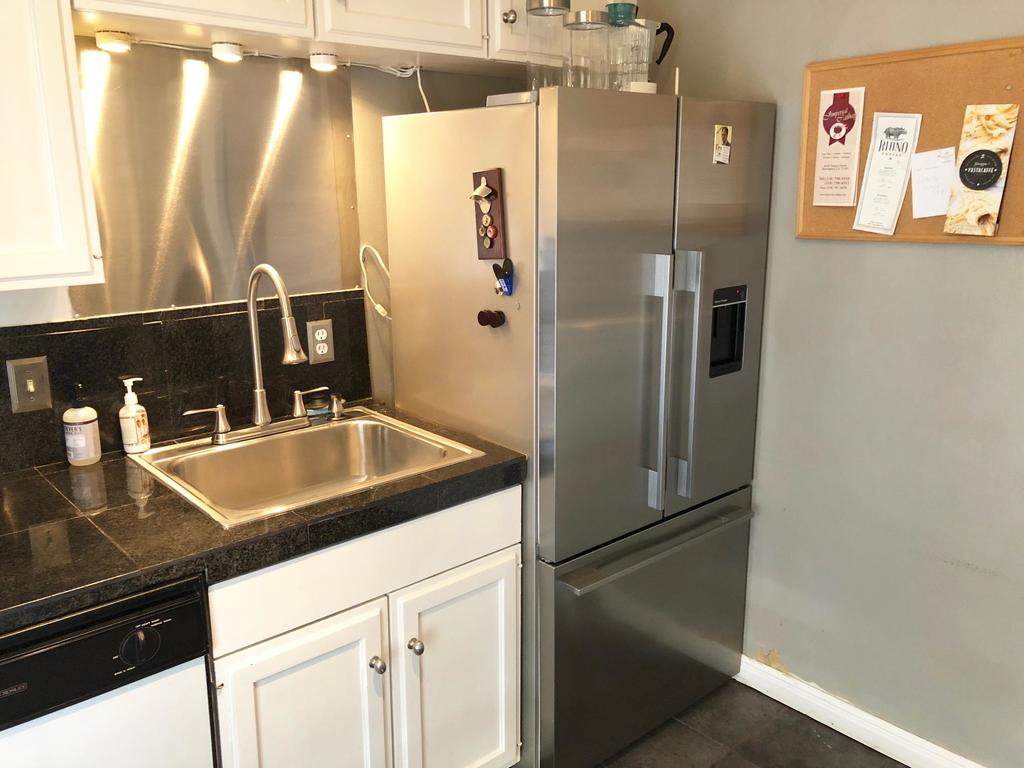 Ockley  Cottage At Waterford Square - Privacy On The Park! - thumb 2