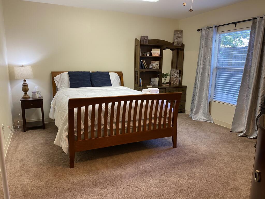 Private 1BR Guest Suite, Mins Drive From Airport - thumb 0