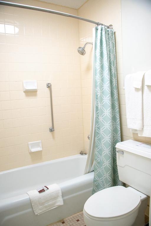 Quality Inn & Suites - thumb 3