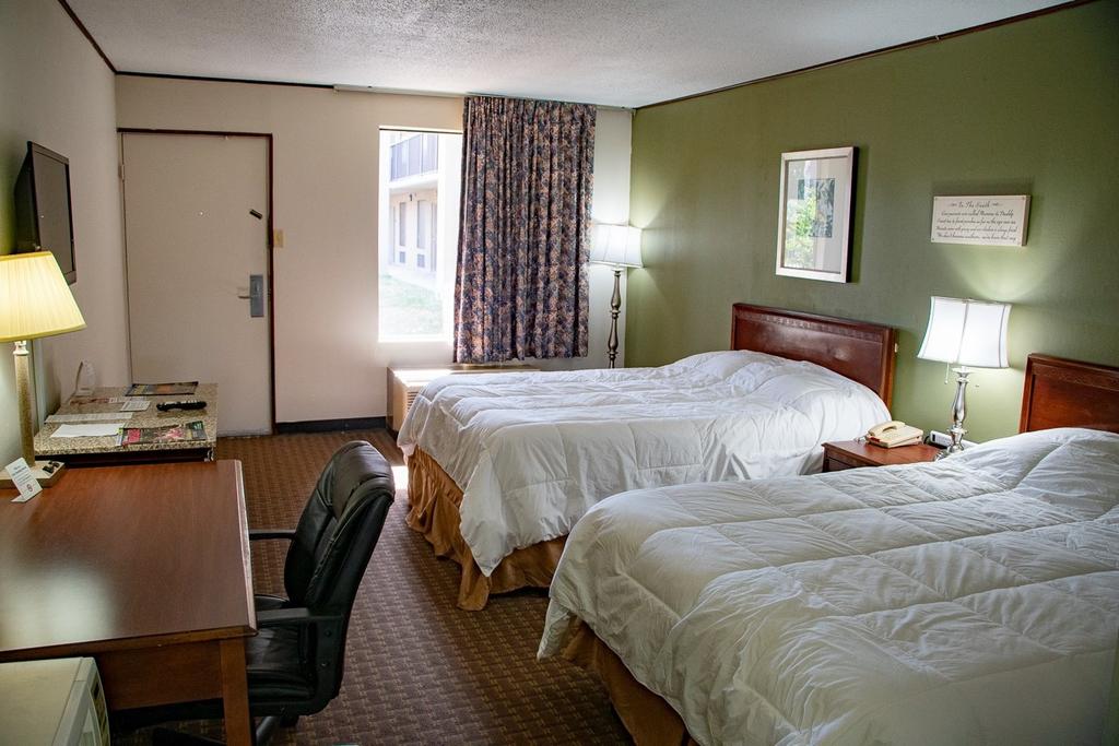 Quality Inn & Suites - thumb 1