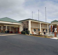 Quality Inn & Suites Clarksville - Tourism House