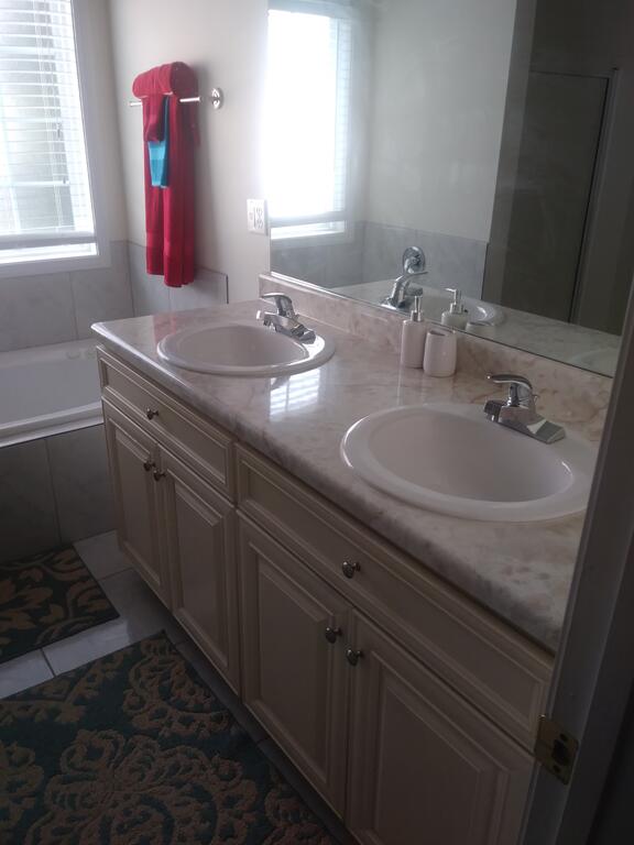 Quiet And Elegance Personified! 1 Bedroom - thumb 2