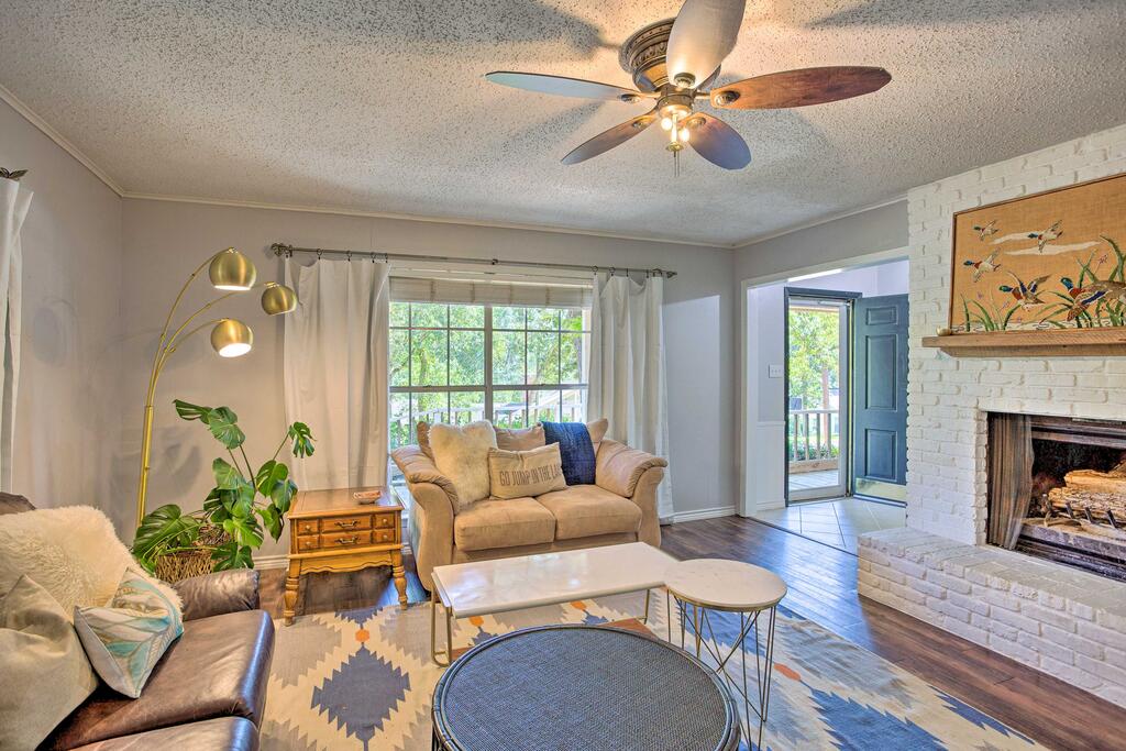 Retreat With Patio & Partial Lake Athens Views - thumb 0