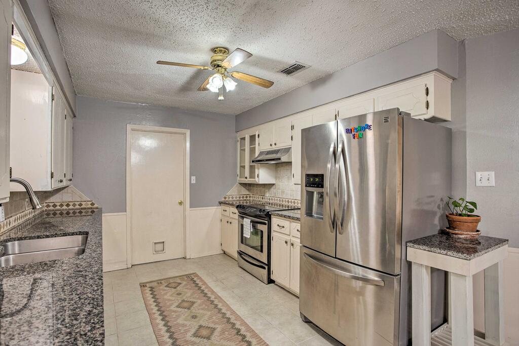 Retreat With Patio & Partial Lake Athens Views - thumb 2