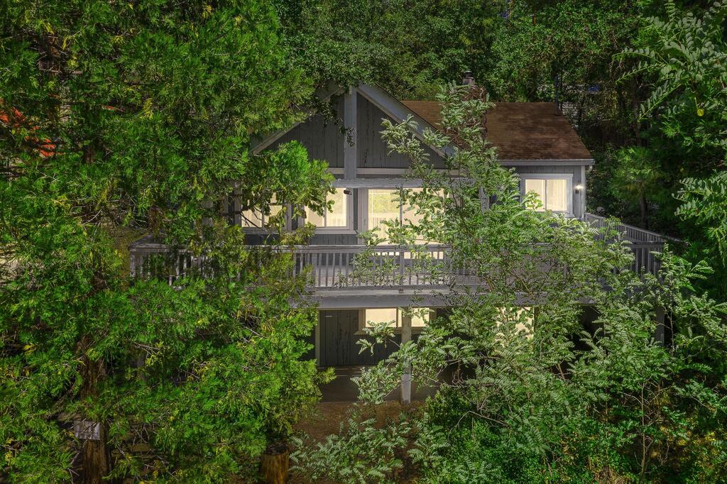 Rustic Cabin Retreat- Mins From Bass Lake - thumb 2