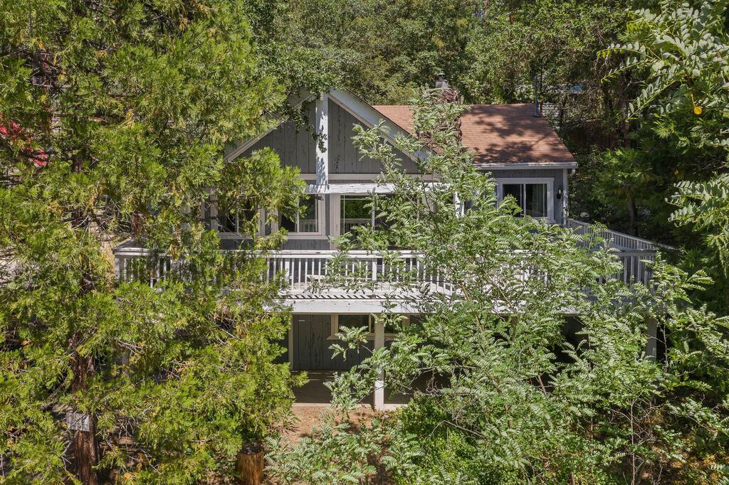 Rustic Cabin Retreat- Mins From Bass Lake - thumb 1