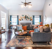 Sink into the Luxe Corner Tub at an Upscale Spacious Home - Tourism House