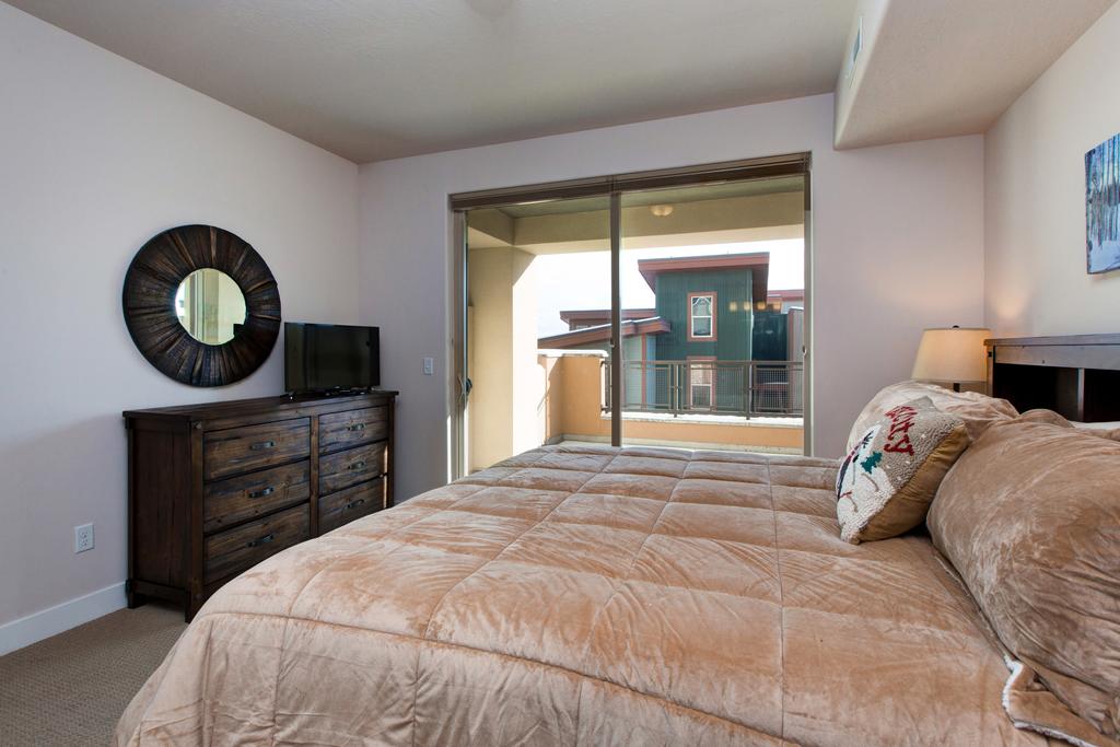Two-Bedroom Townhome In Newpark Terrace Condo - thumb 1