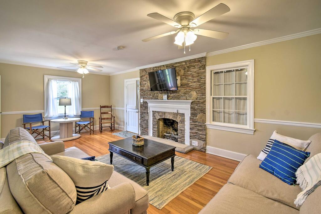 Updated Cape Charles Home - 2.5 Miles From Beach! - thumb 0