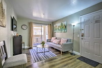 Updated Flamingo Palms Condo - 2 Mi to Vegas Strip Tourism House