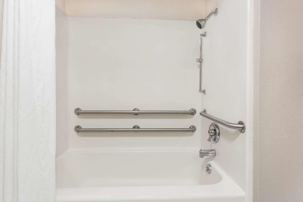 Super 8 By Wyndham Athens - thumb 23