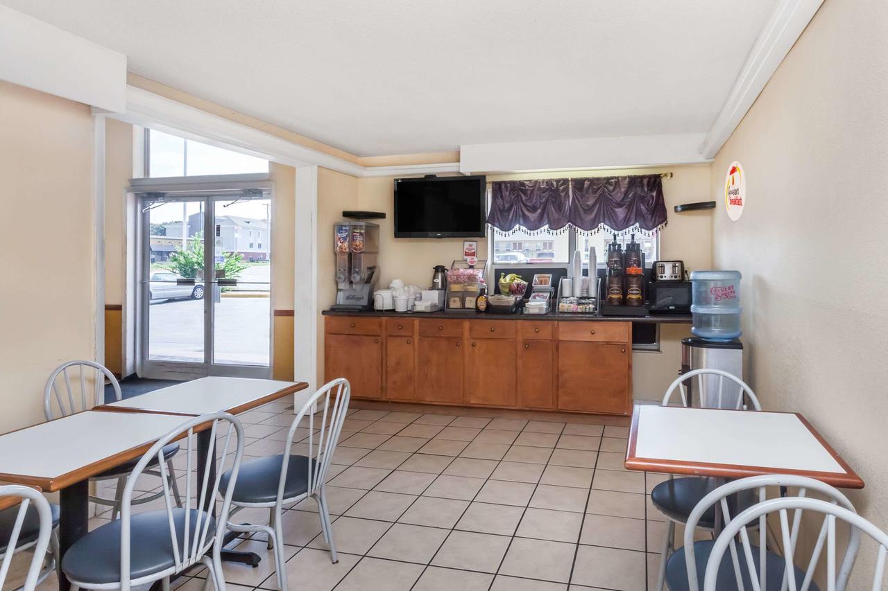 Super 8 By Wyndham Athens - thumb 24