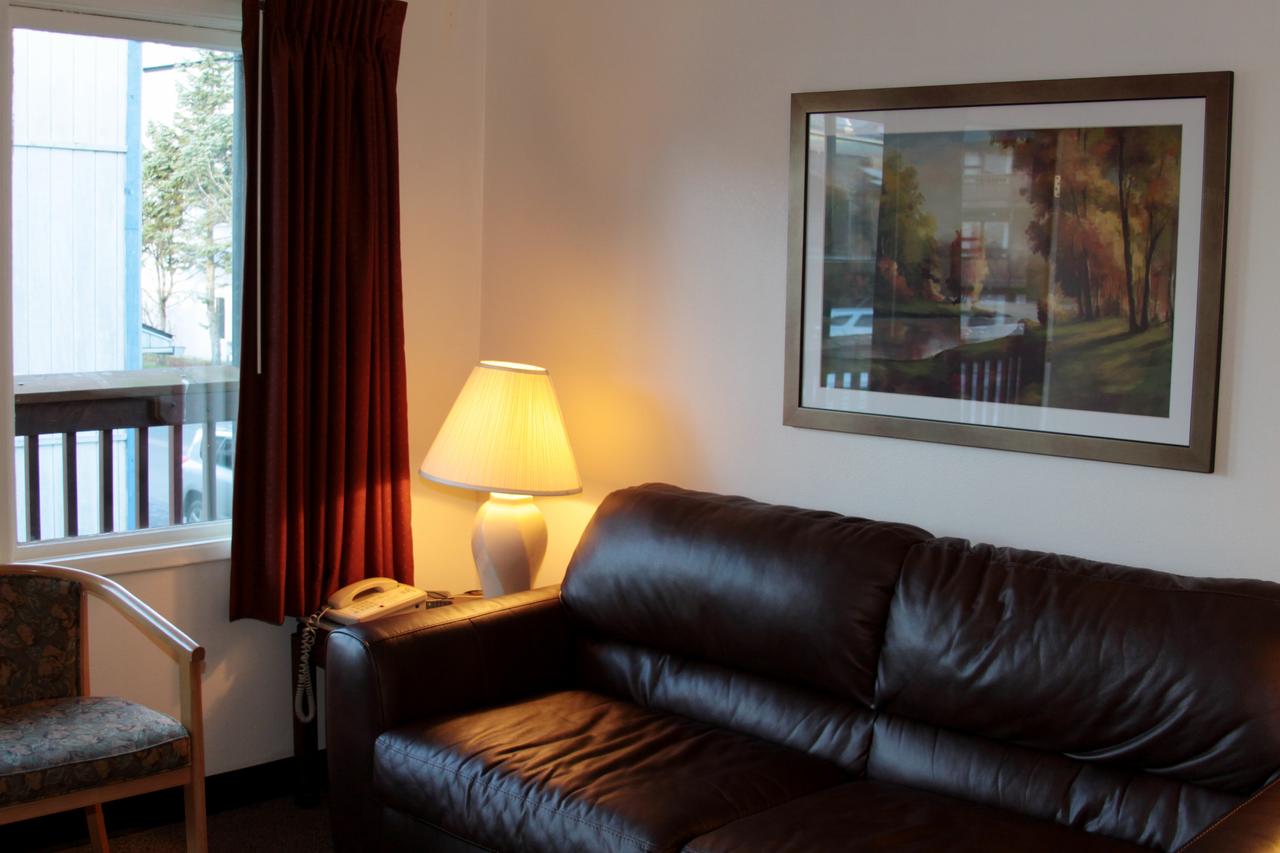 The Driftwood Hotel - thumb 8