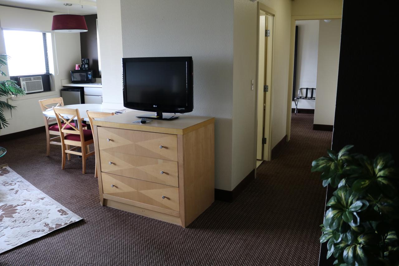 Inlet Tower Hotel & Suites - thumb 26