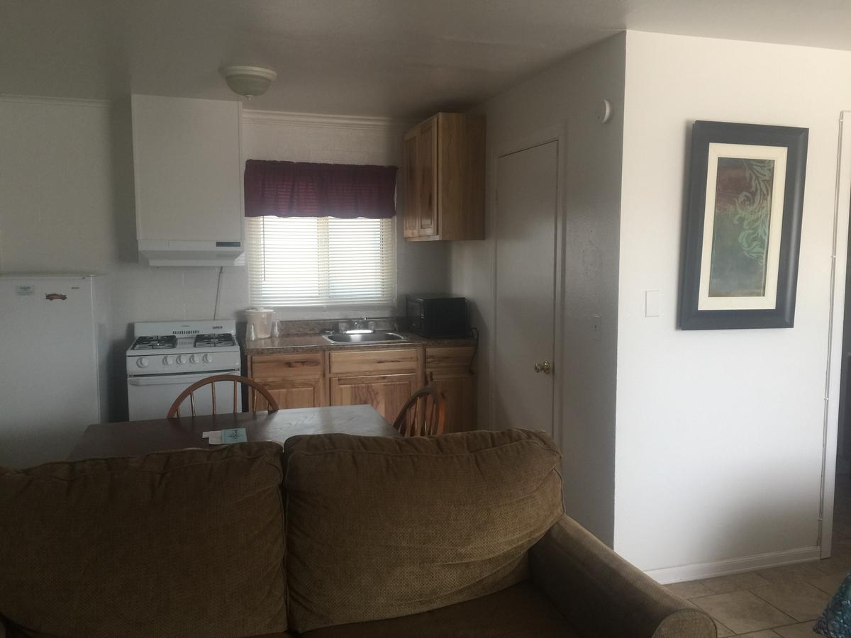 Little Daisy Motel - thumb 39