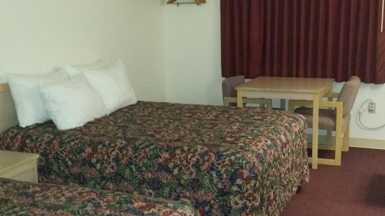 Americas Choice Inn & Suites - thumb 29