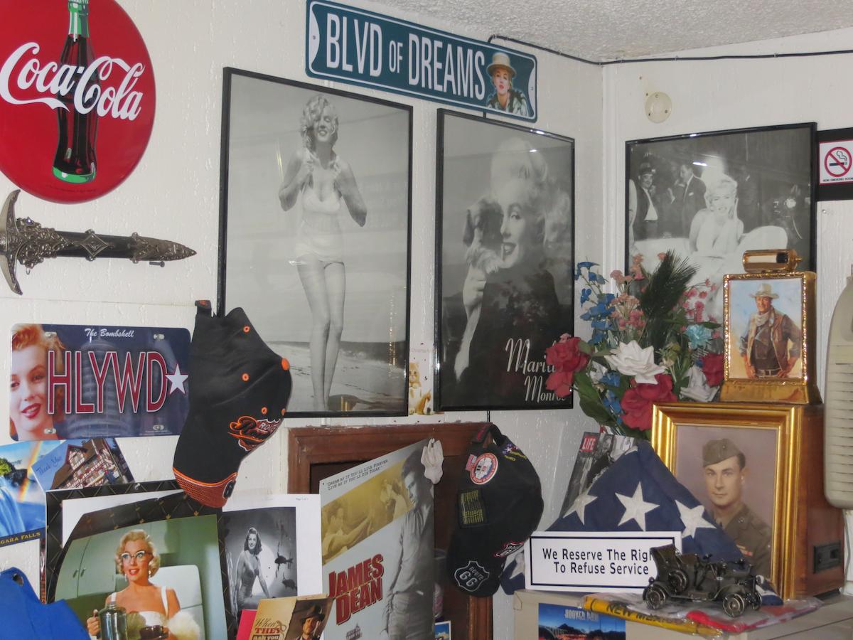 El Trovatore Motel - thumb 16