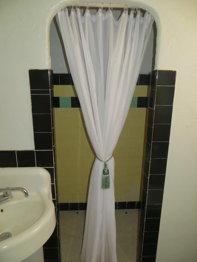 El Trovatore Motel - thumb 18