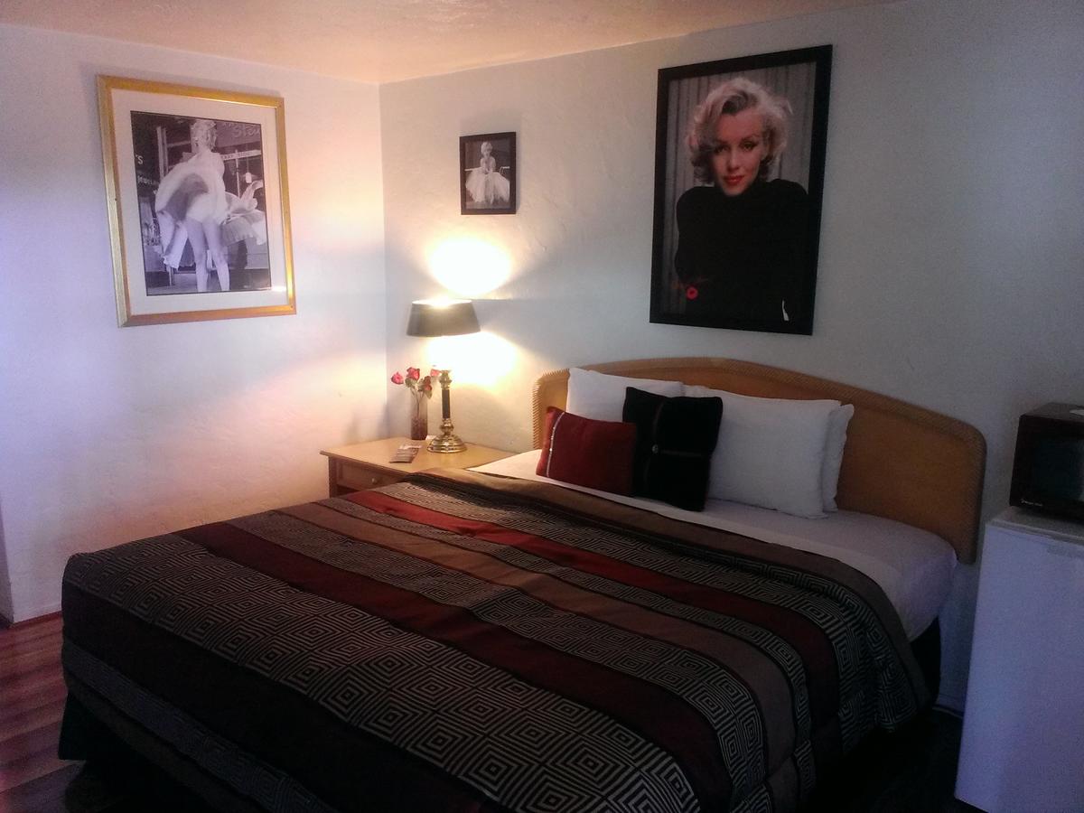 El Trovatore Motel - thumb 38