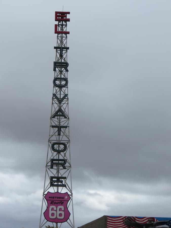 El Trovatore Motel - thumb 9