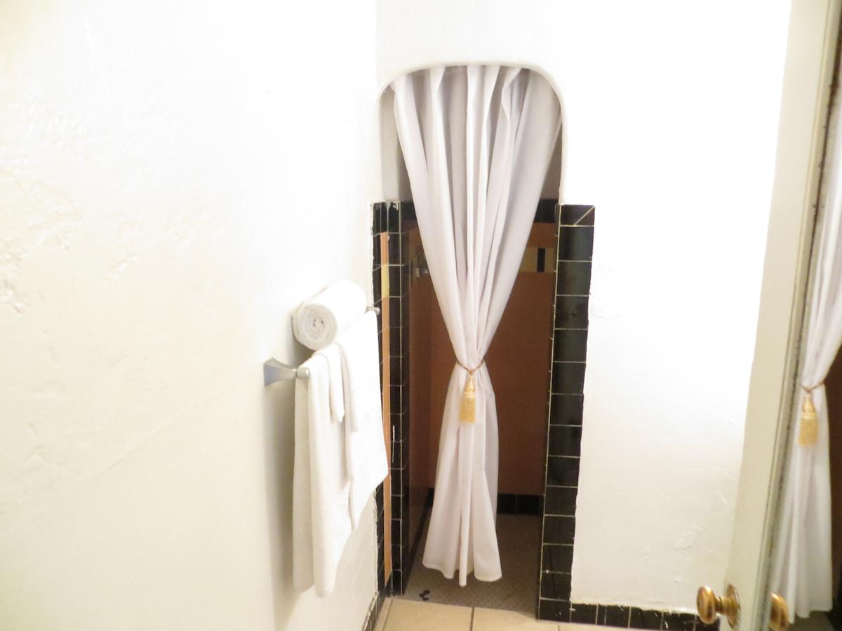 El Trovatore Motel - thumb 22