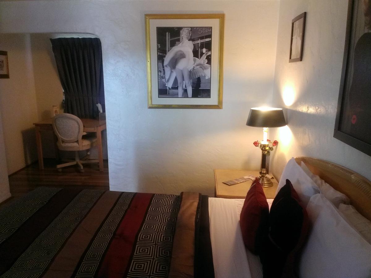 El Trovatore Motel - thumb 36