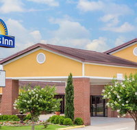 Days Inn by Wyndham Lake Village - Tourism House