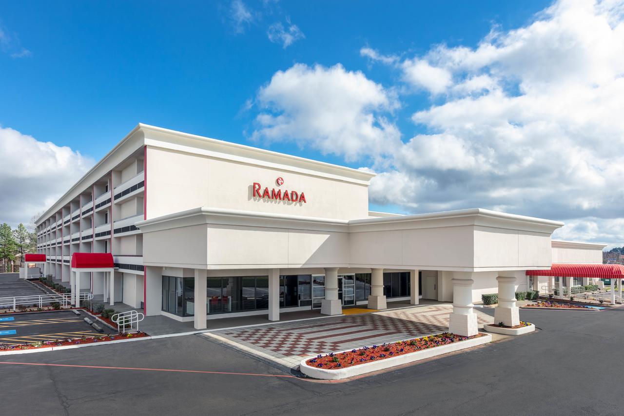 Ramada By Wyndham Texarkana - thumb 0