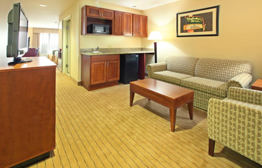 Holiday Inn Express & Suites Searcy - thumb 6