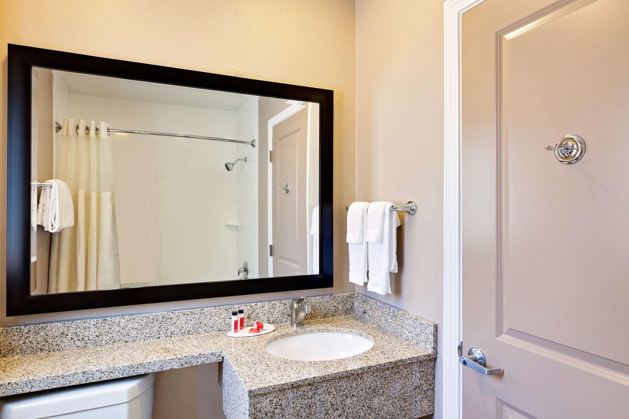 Travelodge By Wyndham Eureka - thumb 20