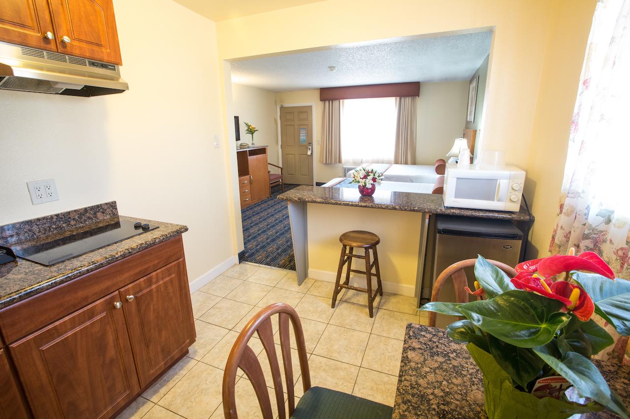 Beachwalker Inn & Suites - thumb 36