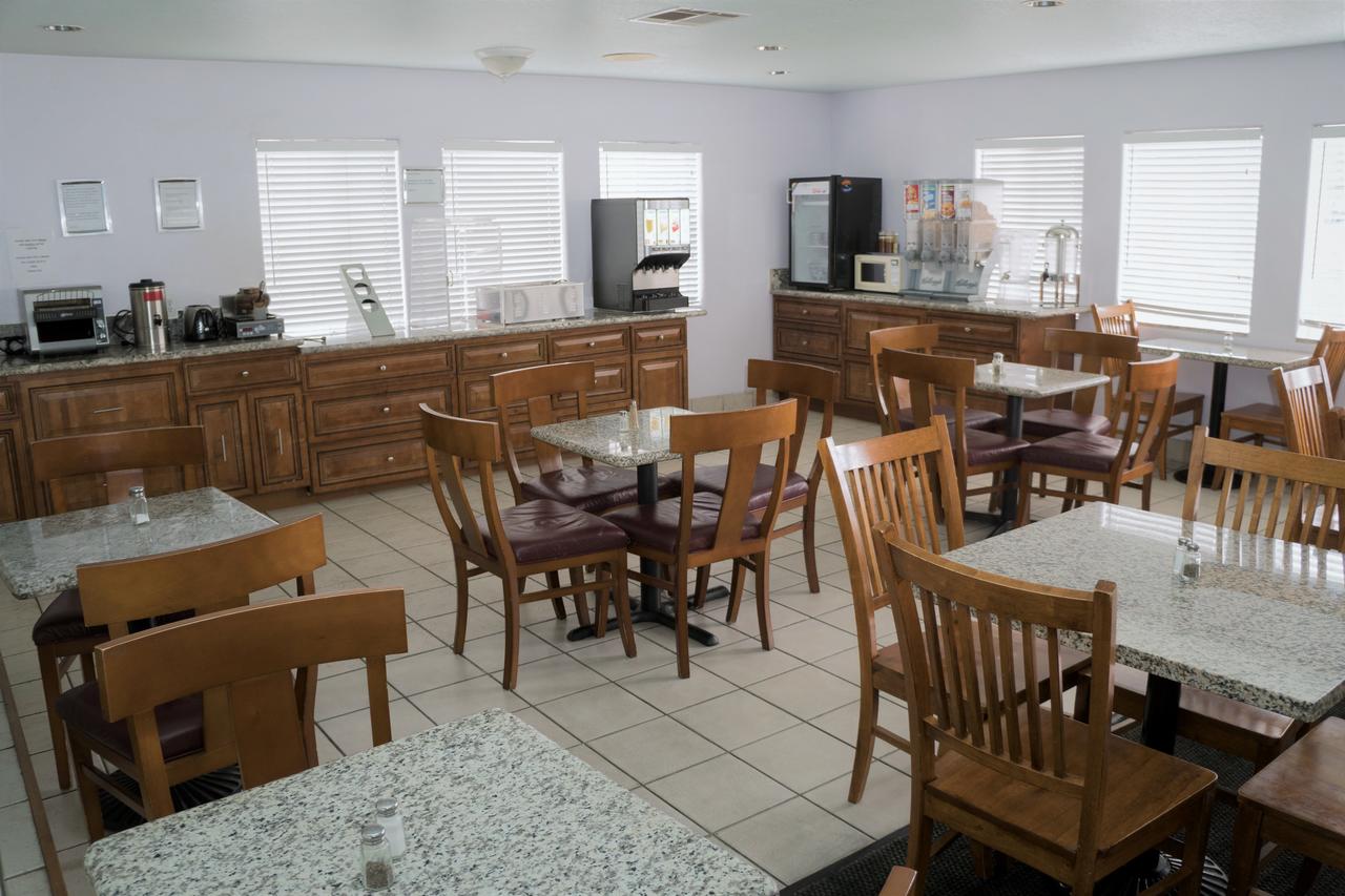 California Inn Barstow - thumb 40
